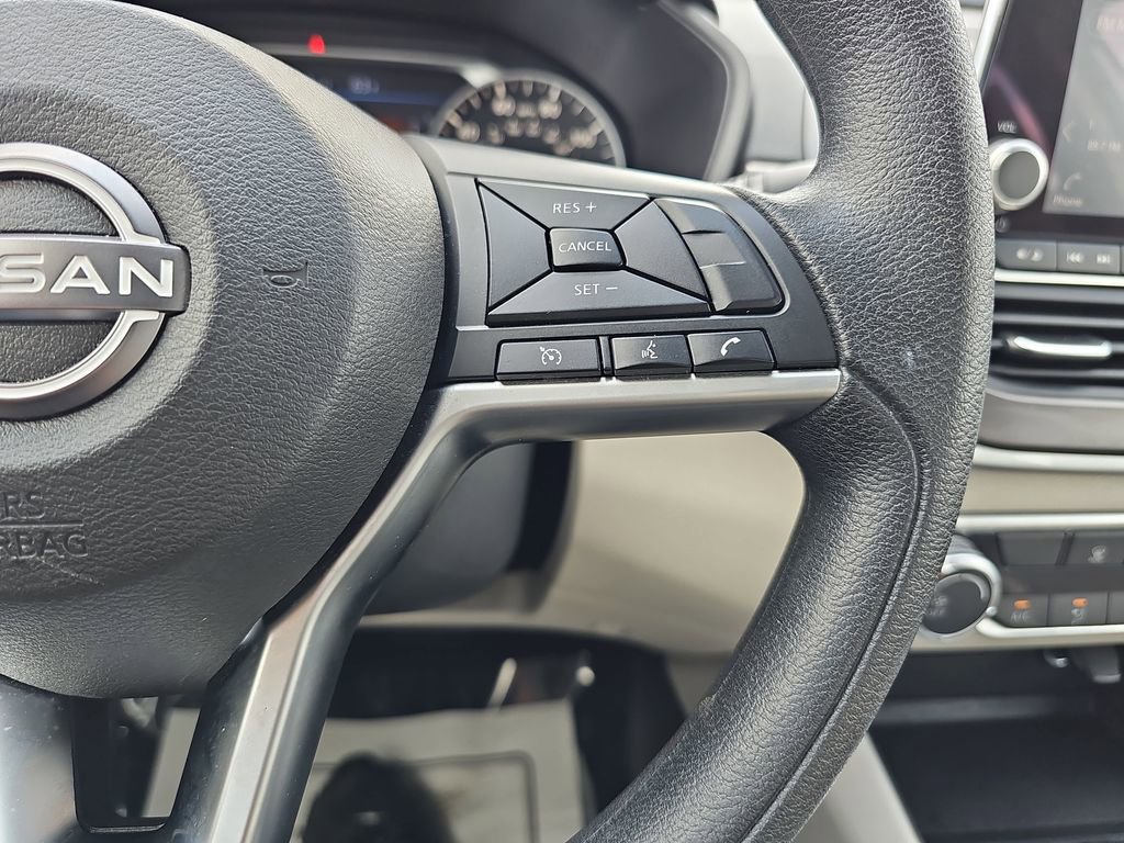 Used 2025 Nissan Altima 2.5 SV image 21