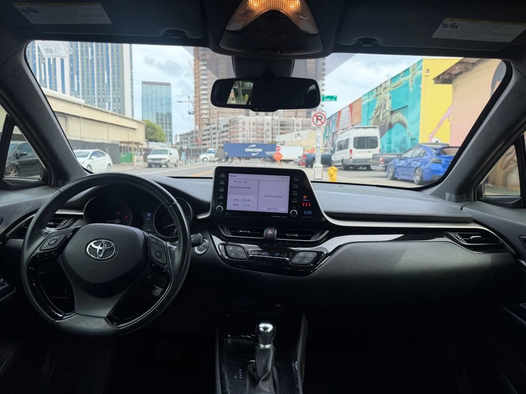 Used 2019 Toyota C-HR XLE FWD image 17