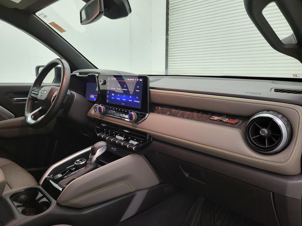 Certified 2025 Chevrolet Colorado ZR2 w/ Technology Package image 37