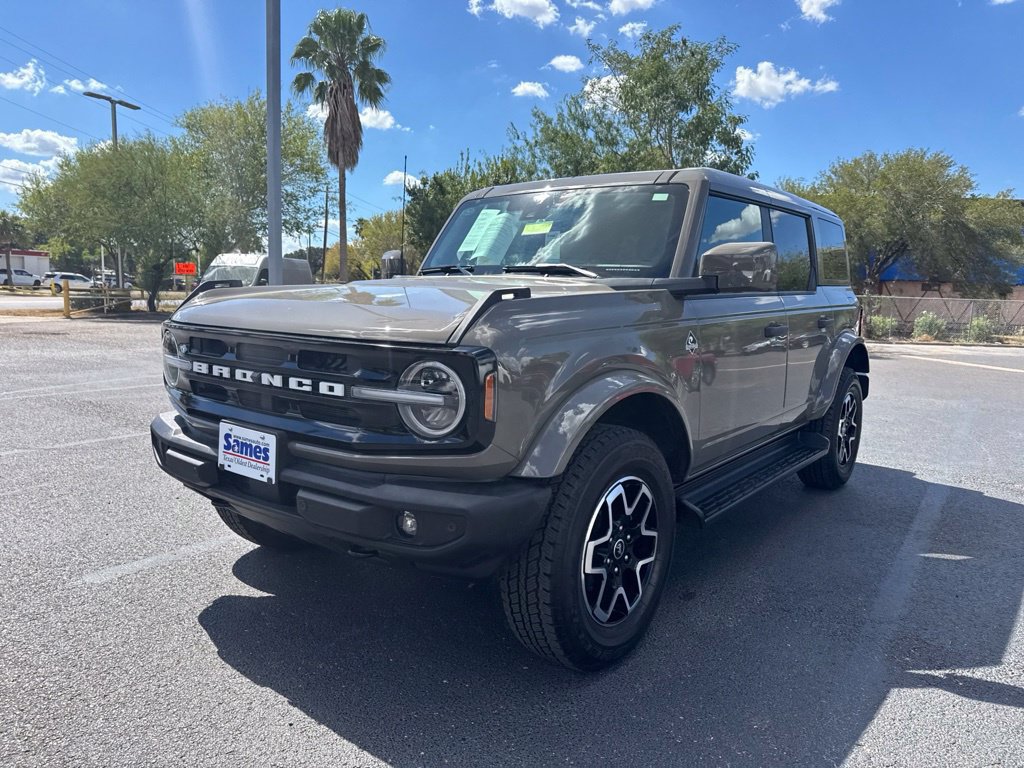Certified 2026 Ford Bronco Outer Banks AWD/4WD image 1