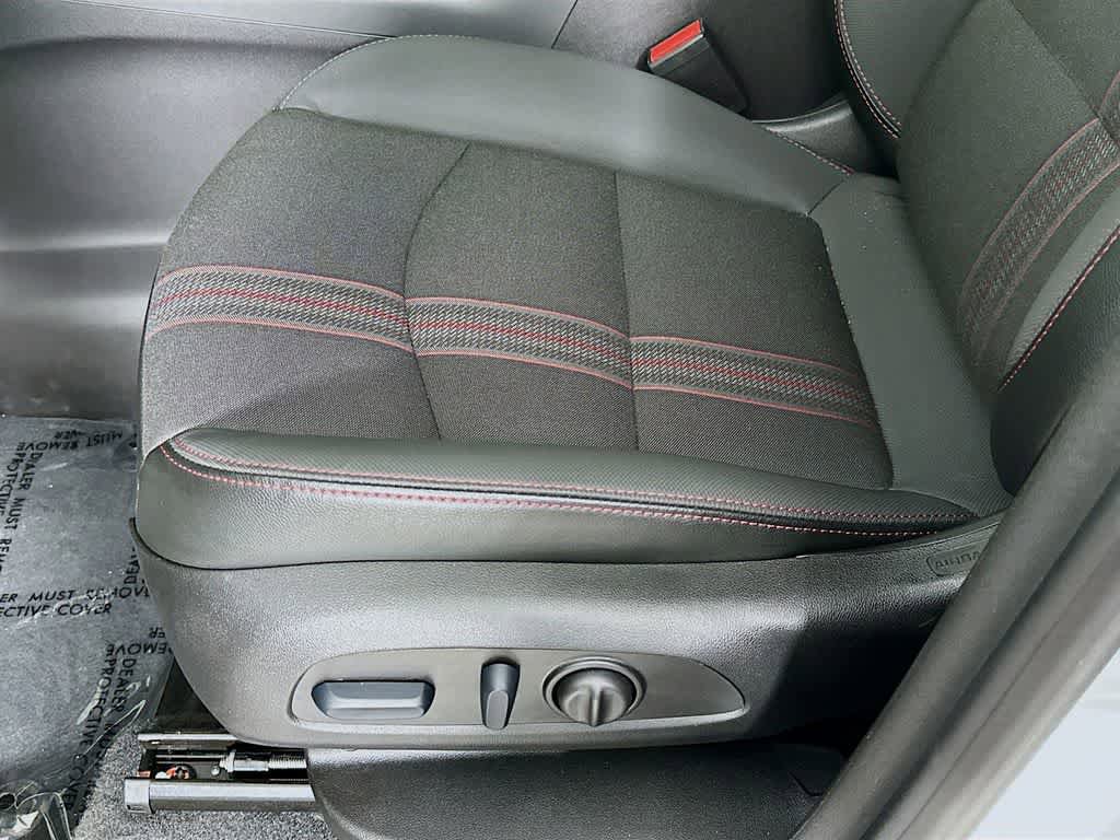 Used 2024 Chevrolet Equinox RS FWD image 30