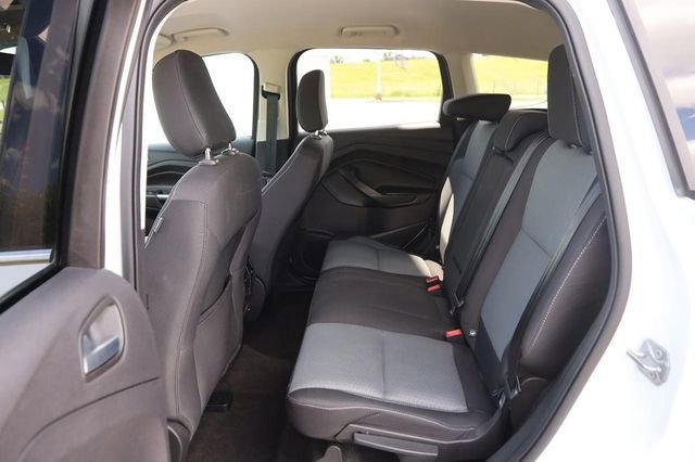 Certified 2018 Ford Escape SE w/ SE Sync 3 Package AWD/4WD image 3