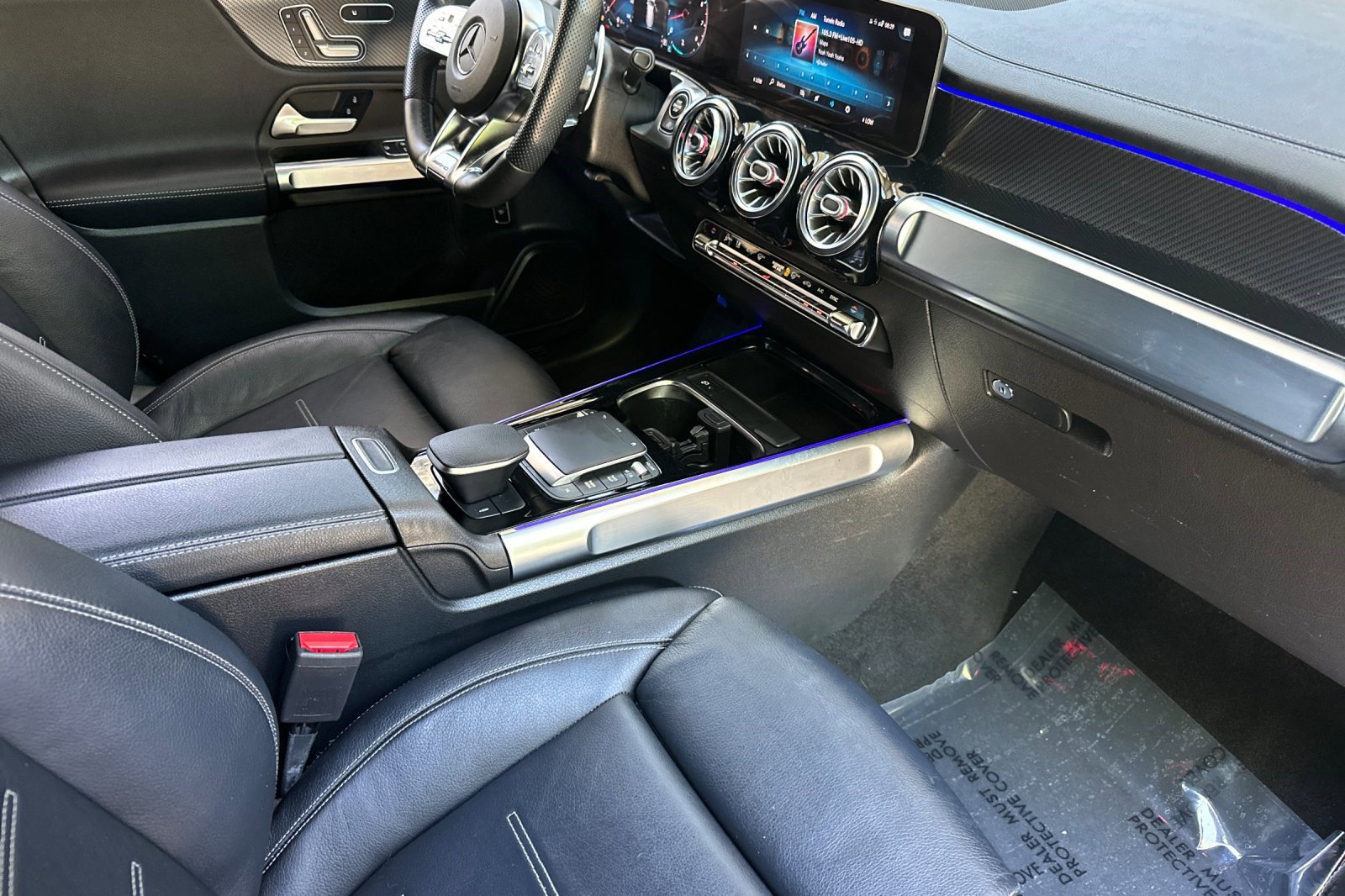 Used 2021 Mercedes-Benz GLB 35 AMG 4MATIC image 32