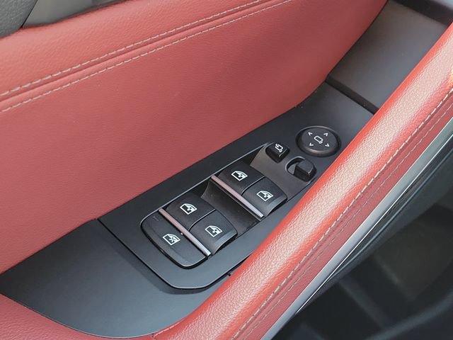 Used 2022 BMW X6 xDrive40i w/ Executive Package image 15