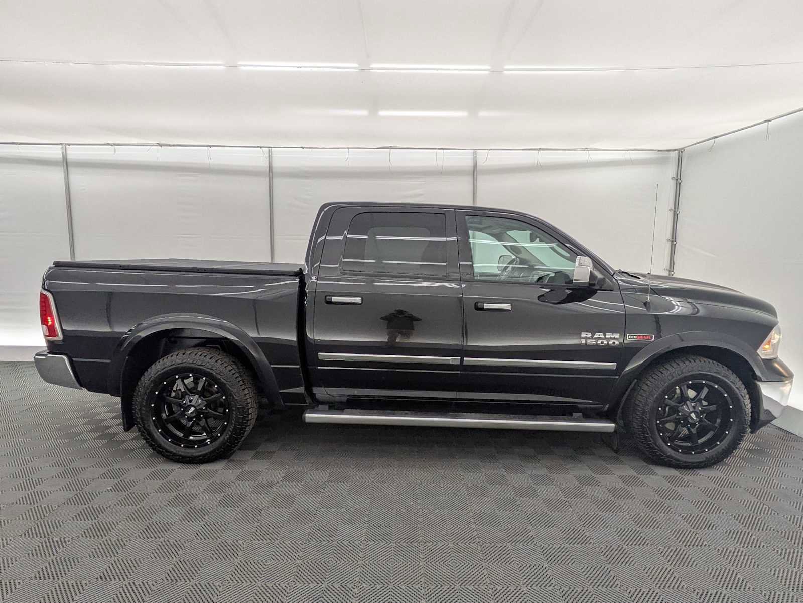 Used 2015 RAM 1500 Laramie image 7