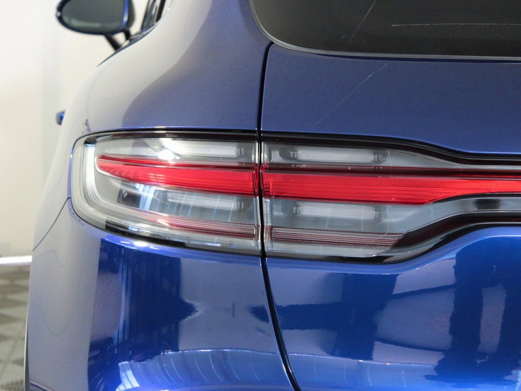 Used 2022 Porsche Macan w/ Premium Package Plus image 12