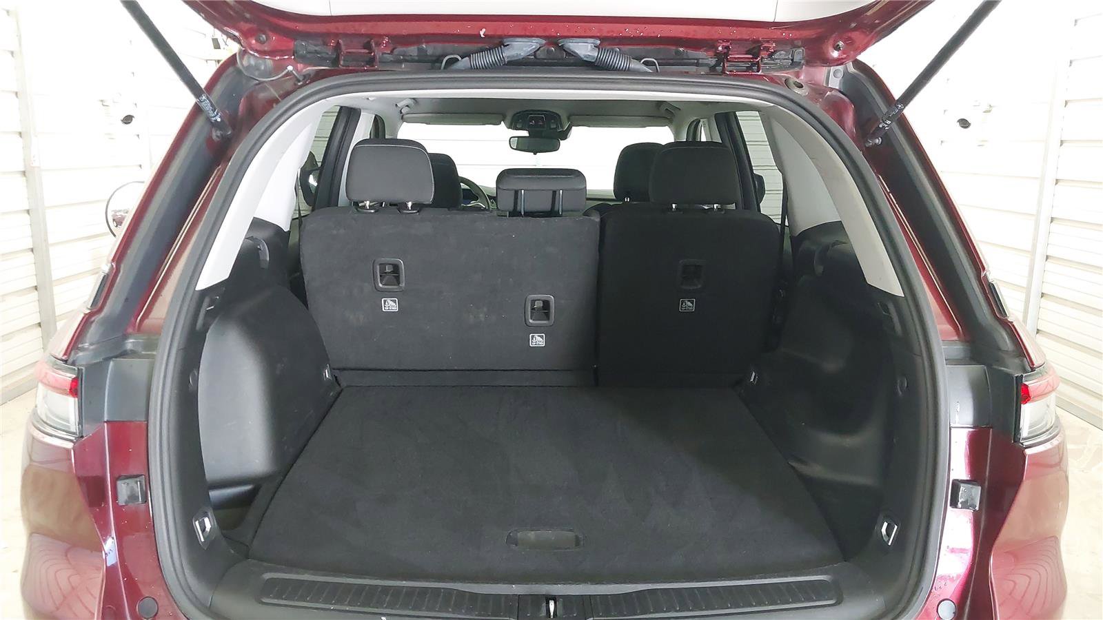 Used 2024 Jeep Grand Cherokee Laredo image 18