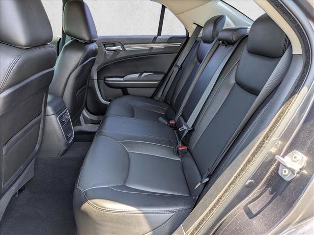 Used 2022 Chrysler 300 Touring L w/ Safetytec Plus Group RWD image 17