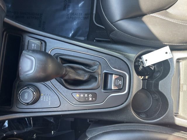 Used 2019 Jeep Cherokee Latitude Plus image 10