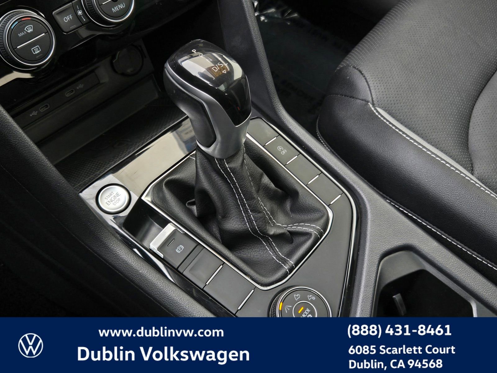 Certified 2022 Volkswagen Taos SEL w/ Panoramic Sunroof Package image 19