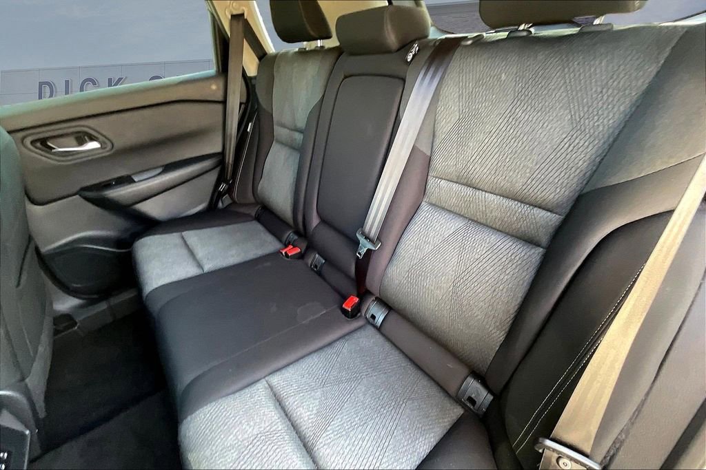 Used 2025 Nissan Rogue SV FWD image 22