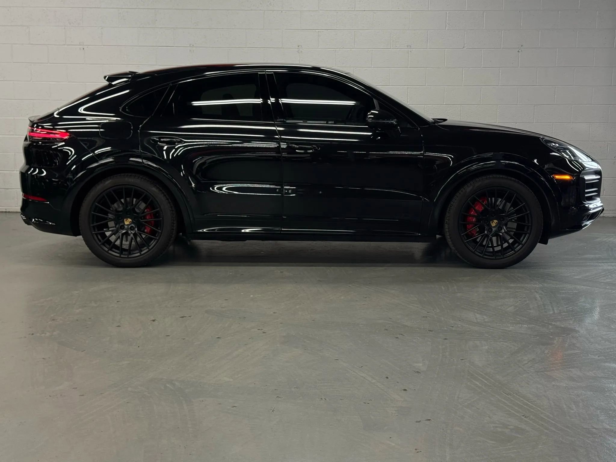 Used 2023 Porsche Cayenne GTS image 10