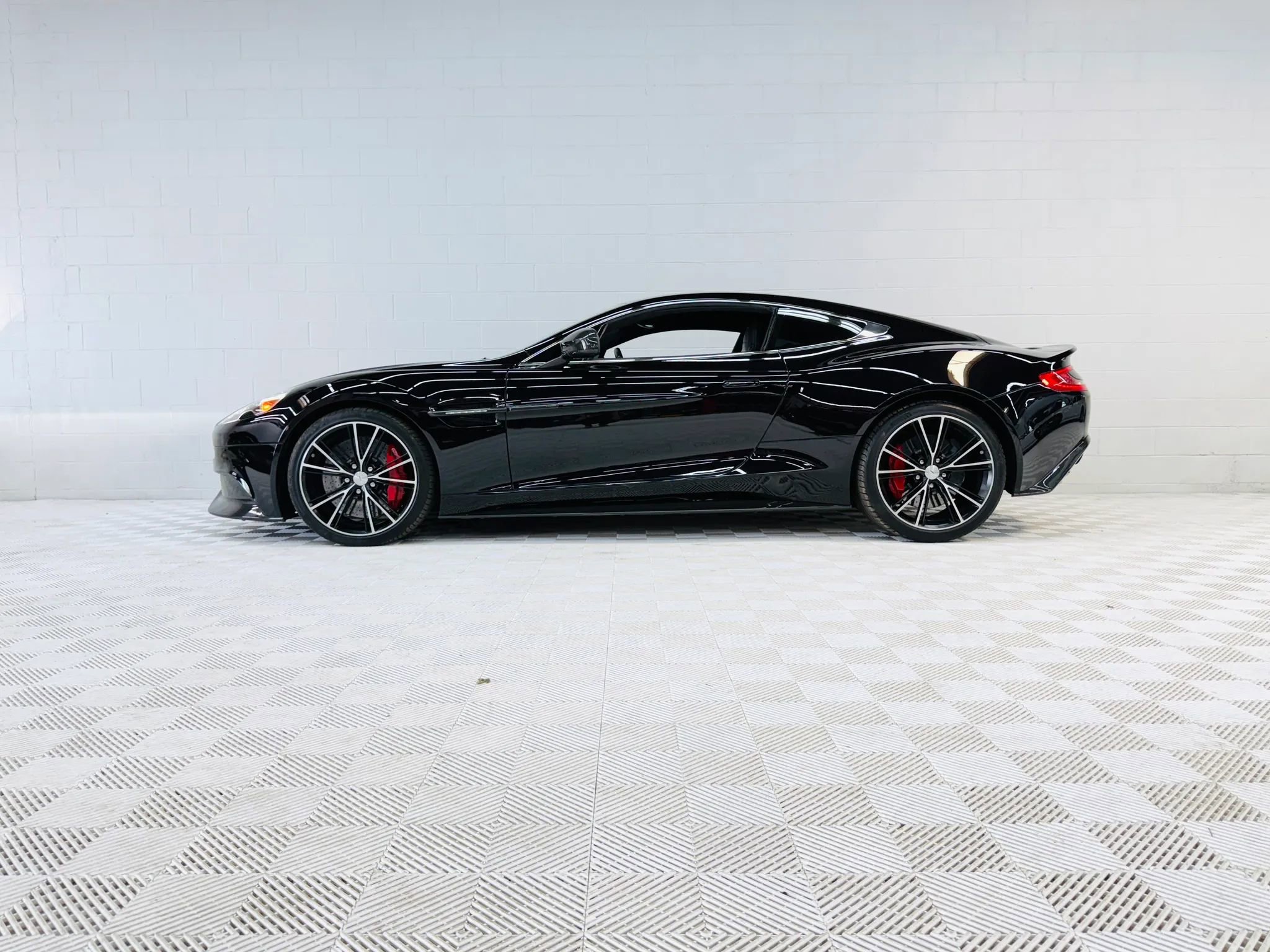 Used 2014 Aston Martin Vanquish Coupe
