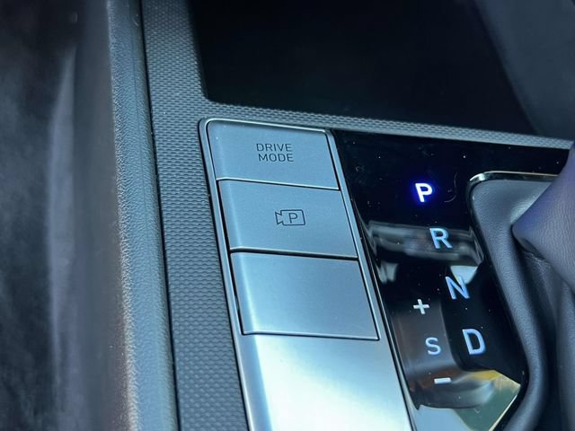 Certified 2024 Hyundai Elantra SEL FWD image 30