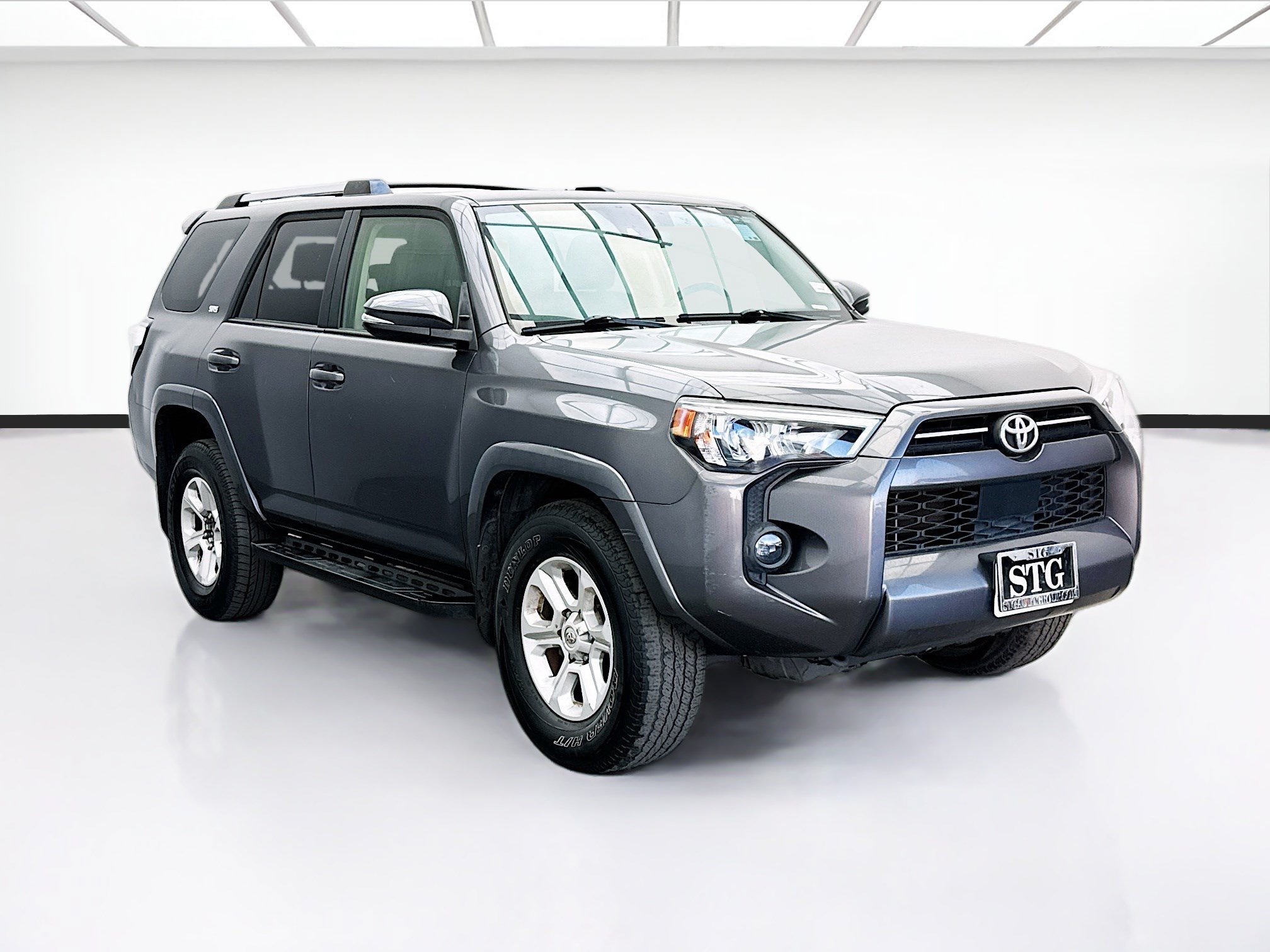 Used 2021 Toyota 4Runner SR5 Premium w/ Moonroof Package RWD image 3