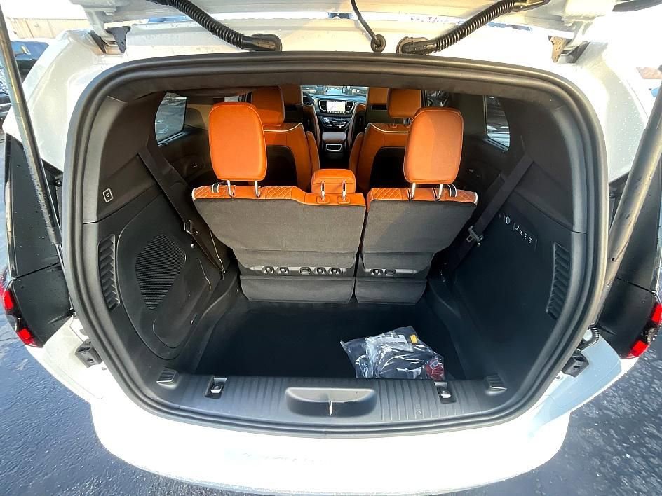 New 2026 Chrysler Pacifica Pinnacle w/ Trailer Tow Group image 8