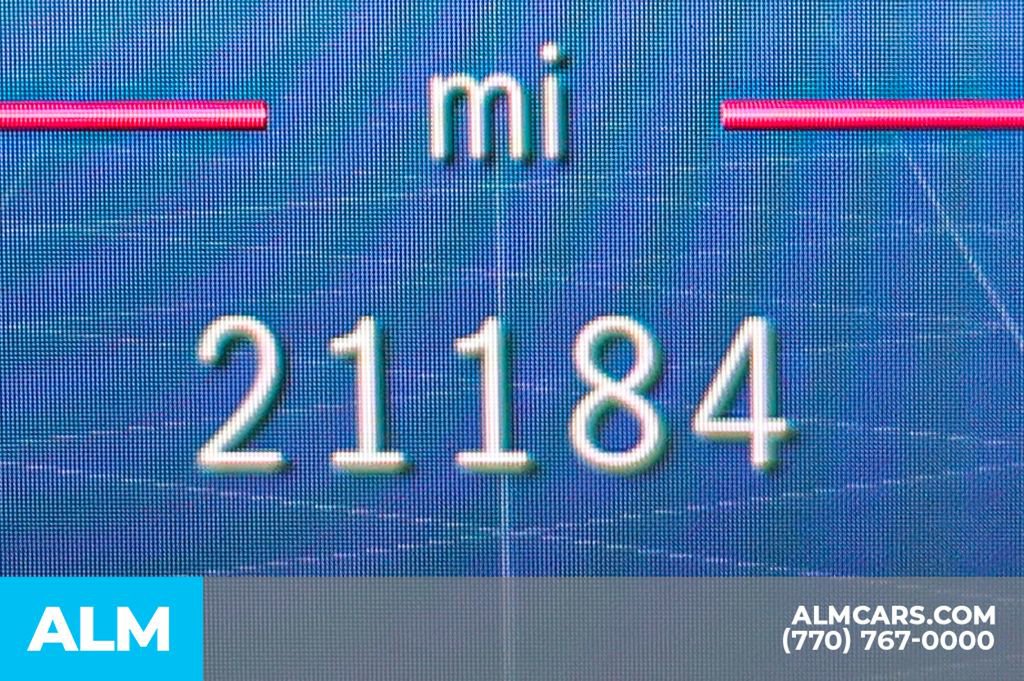 Used 2025 Mercedes-Benz GLC 300 4MATIC image 54