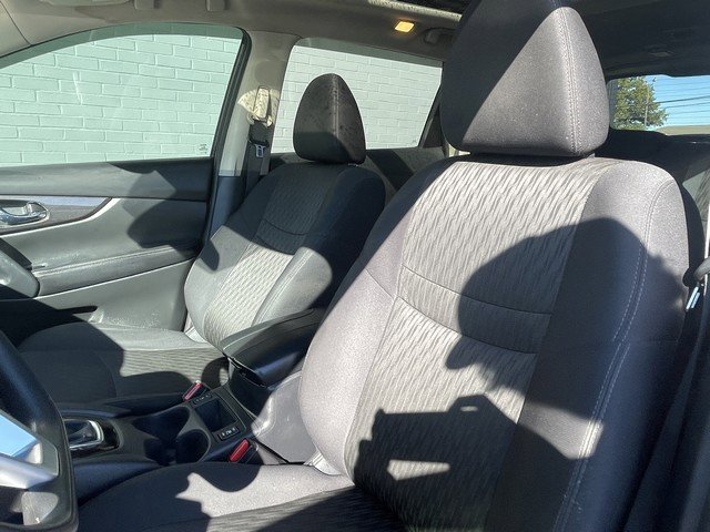 Used 2019 Nissan Rogue SV image 13