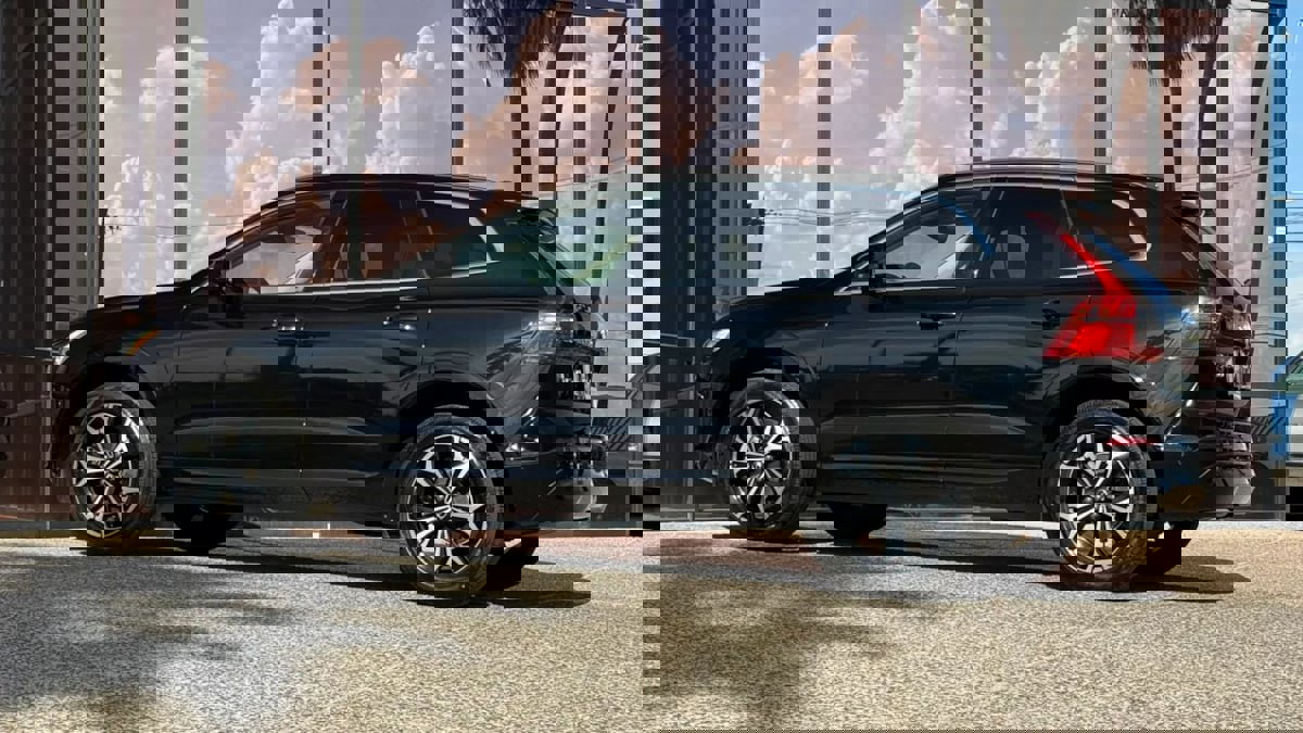 Used 2022 Volvo XC60 B5 Momentum image 6