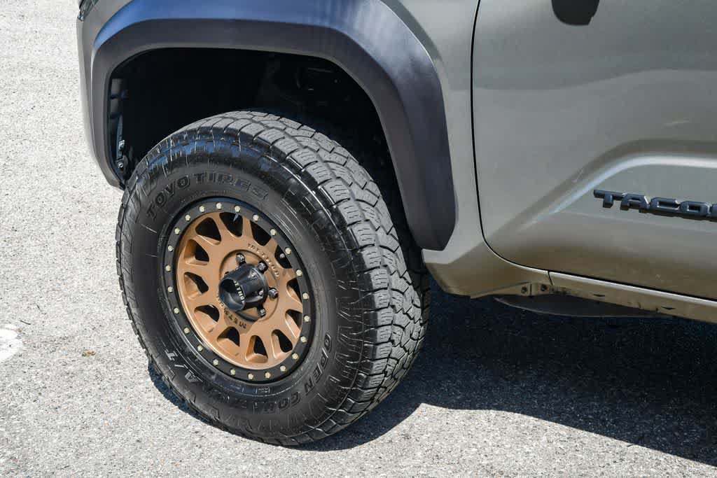 Used 2024 Toyota Tacoma TRD Off-Road w/ TRD Off Road Upgrade Package AWD/4WD image 12
