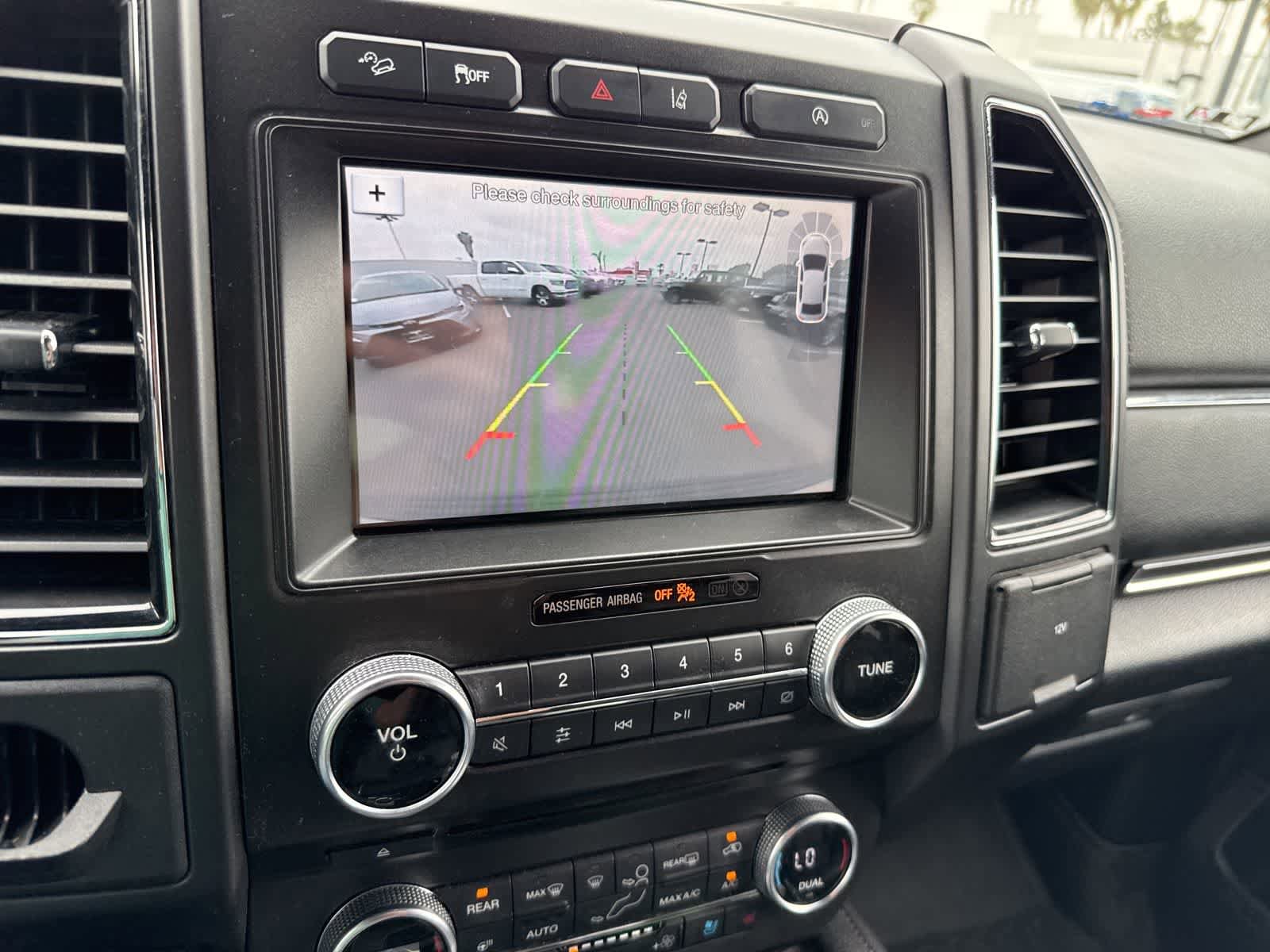 Used 2018 Ford Expedition Limited w/ Equipment Group 301A AWD/4WD image 28
