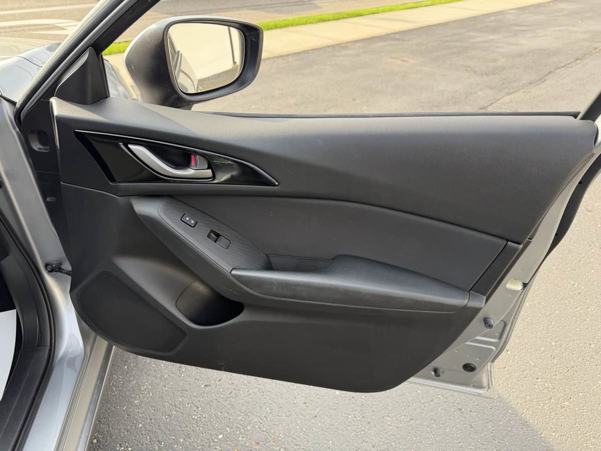 Used 2014 MAZDA MAZDA3 i Sport FWD image 21