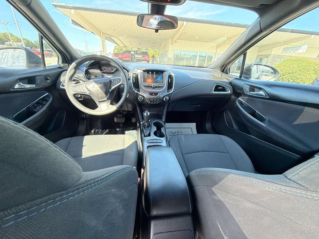 Used 2017 Chevrolet Cruze LT w/ Convenience Package FWD image 11