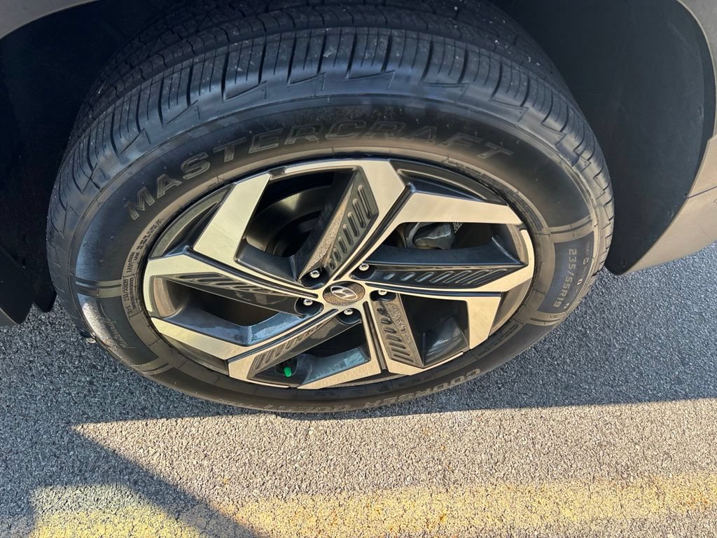 Certified 2023 Hyundai Tucson Limited AWD/4WD image 38