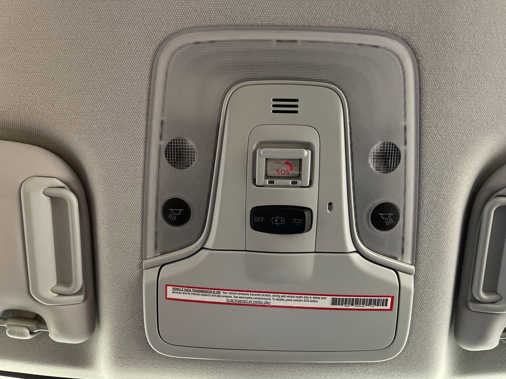 Certified 2022 Toyota Prius FWD image 29