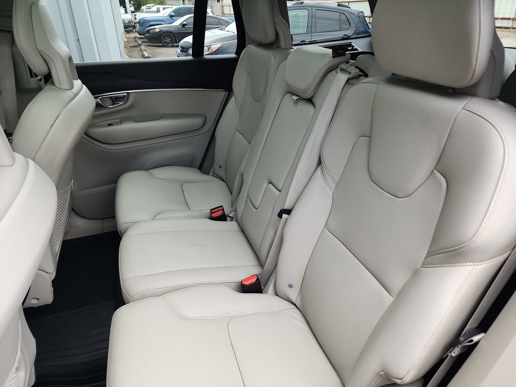 Used 2020 Volvo XC90 T5 Momentum w/ Protection Package Premier FWD image 40