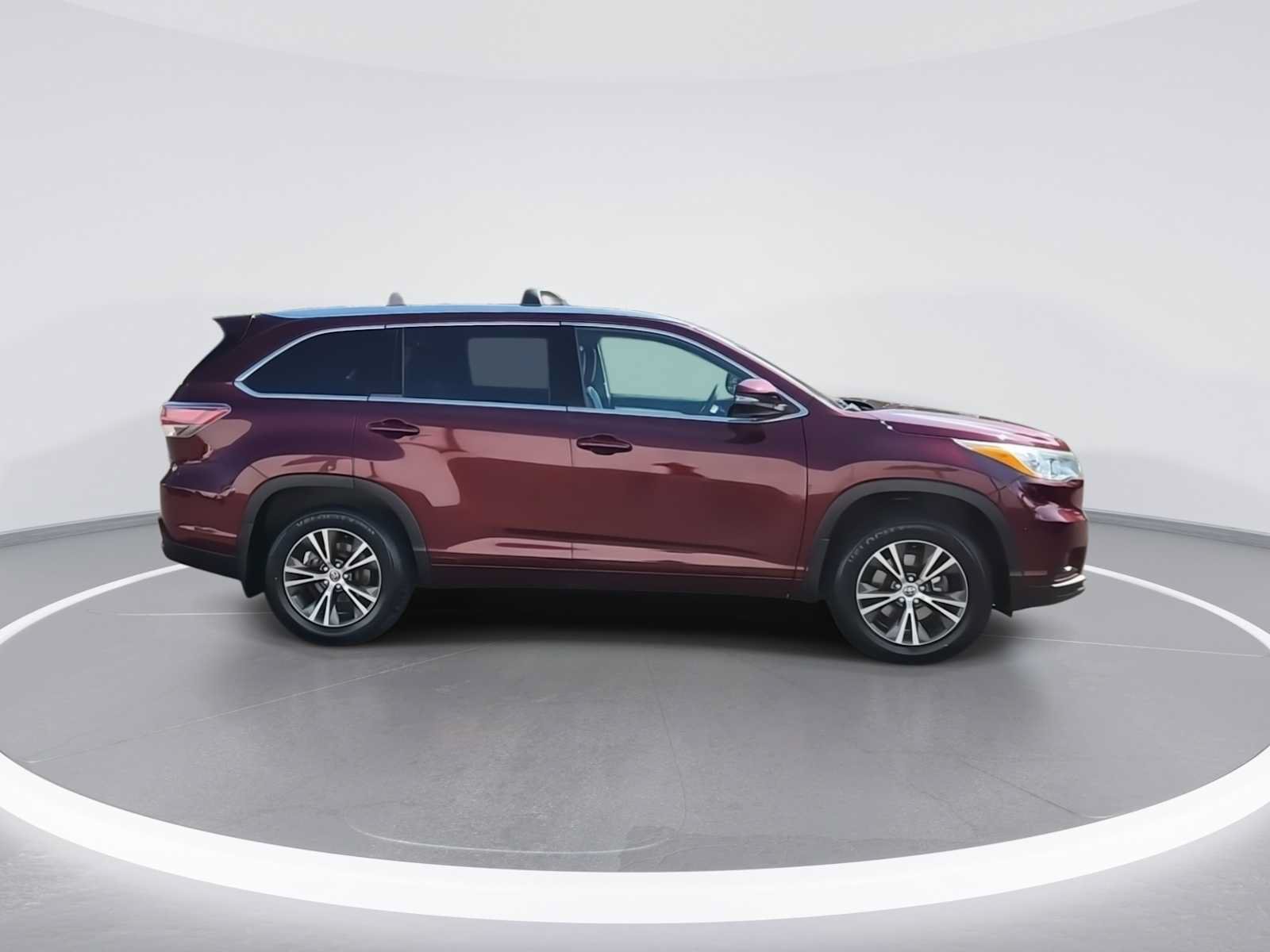 Used 2016 Toyota Highlander XLE AWD/4WD image 9