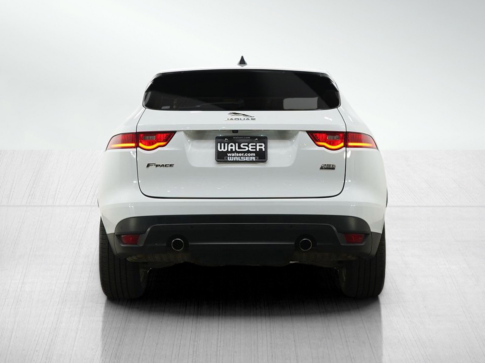 Used 2020 Jaguar F-PACE Premium image 4