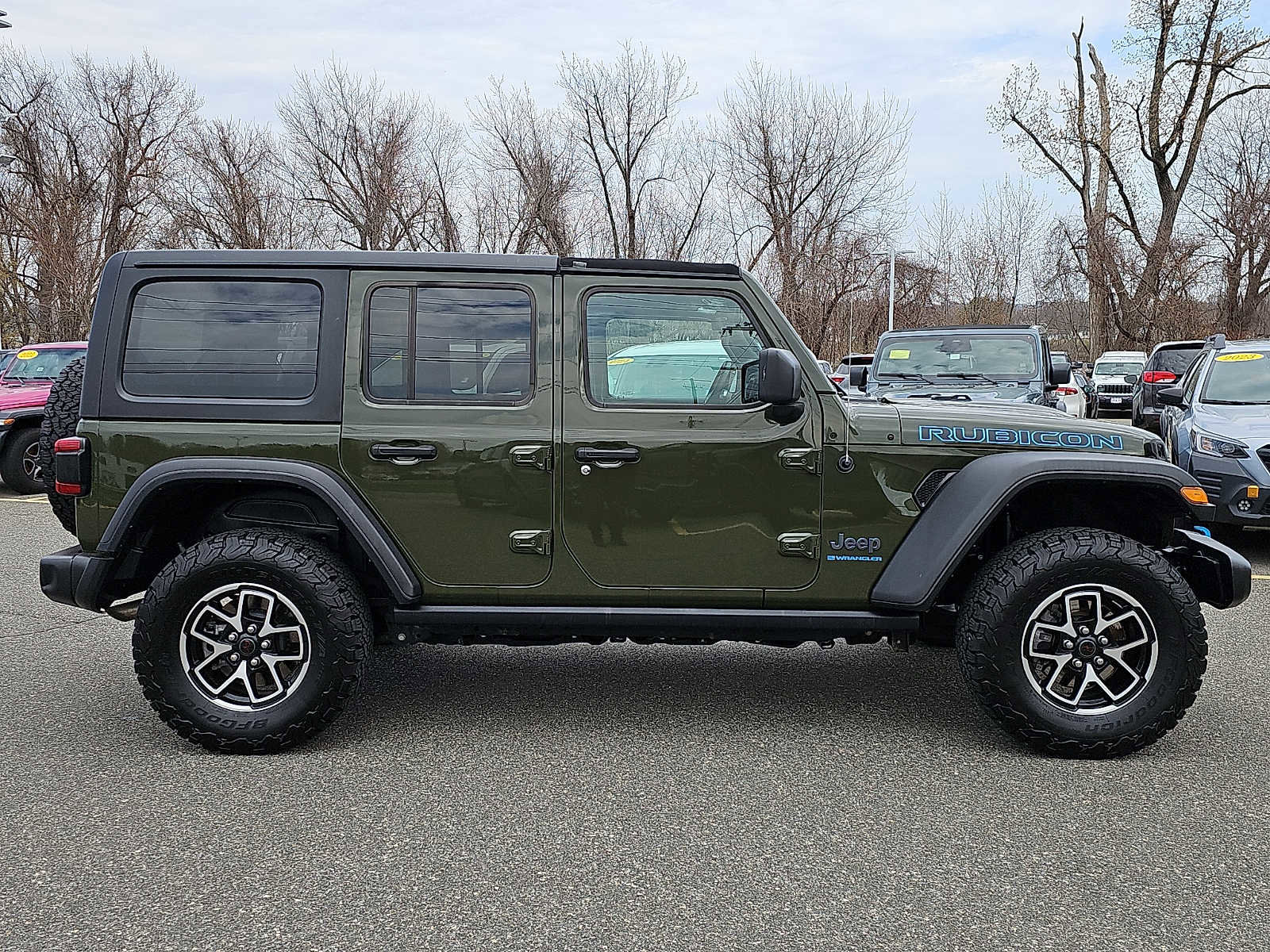 Used 2023 Jeep Wrangler Unlimited Rubicon 4xe w/ Cold Weather Group AWD/4WD image 7