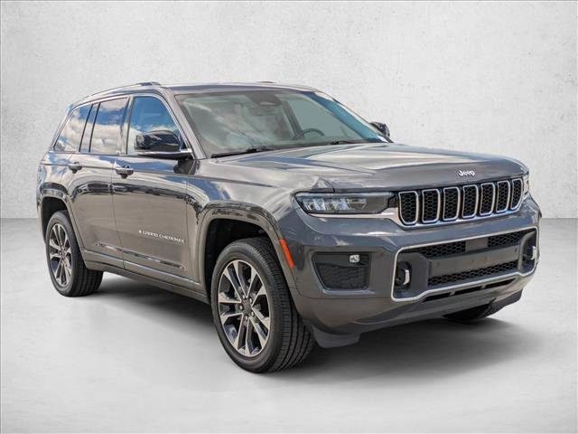 Used 2022 Jeep Grand Cherokee Overland AWD/4WD image 3