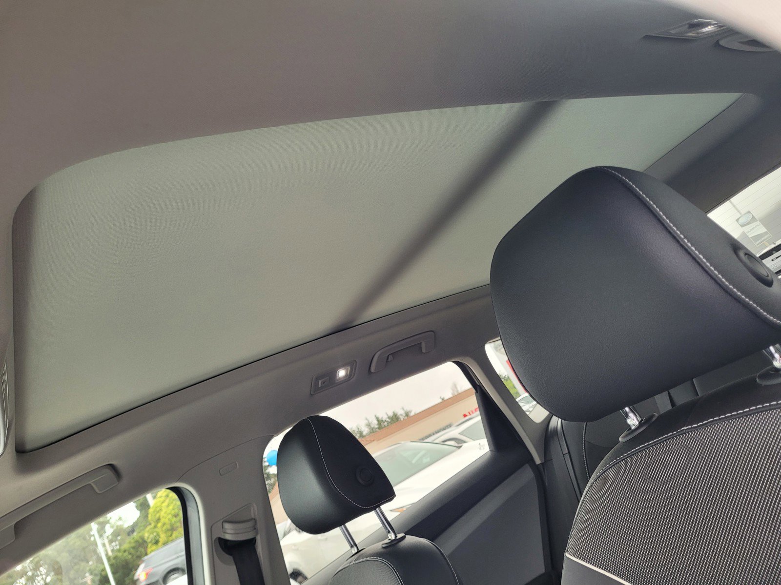 Used 2023 Volkswagen Taos SE image 19