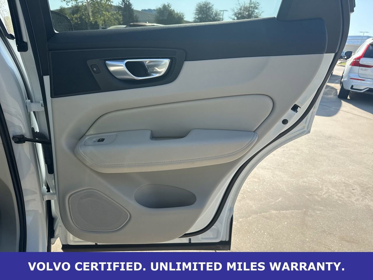 Certified 2024 Volvo XC60 B5 Plus w/ Protection Package Premier image 17