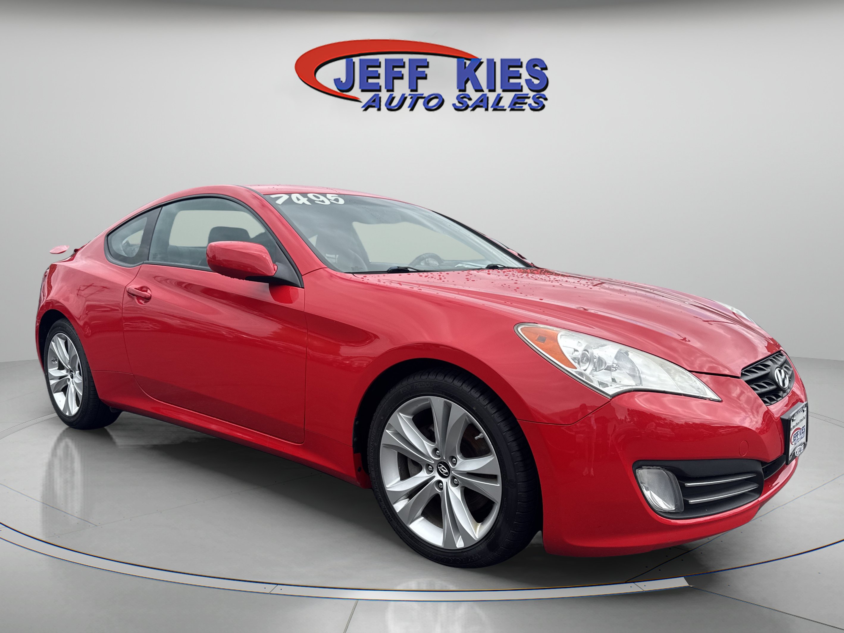Used 2010 Hyundai Genesis 3.8 RWD image 3