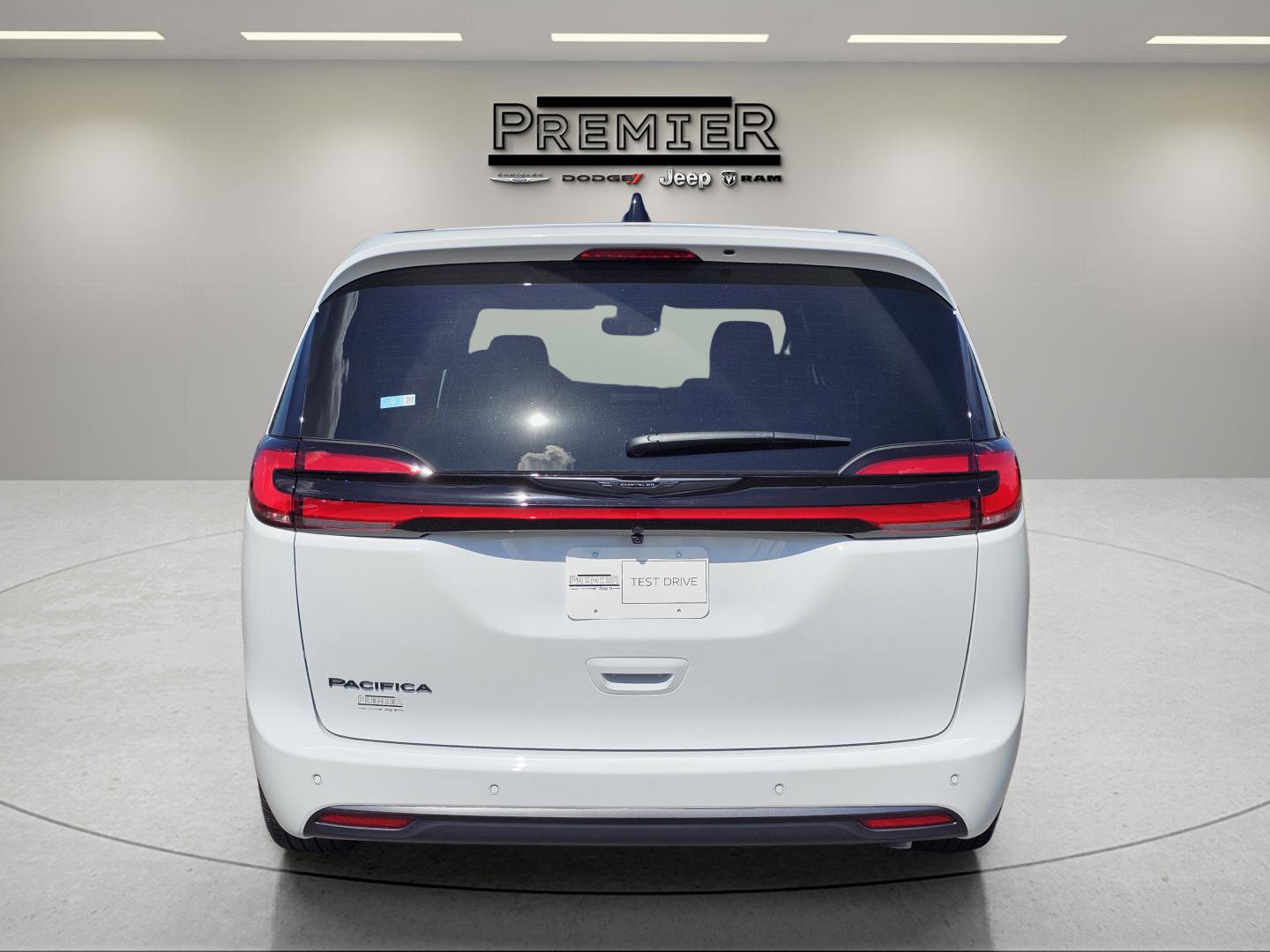 New 2026 Chrysler Pacifica Select image 10