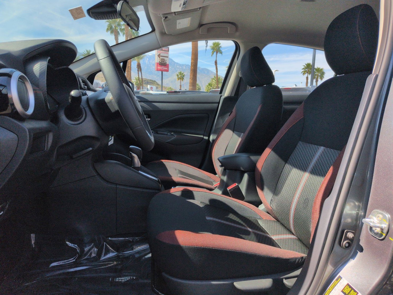 New 2025 Nissan Versa SR w/ Trunk Package image 12