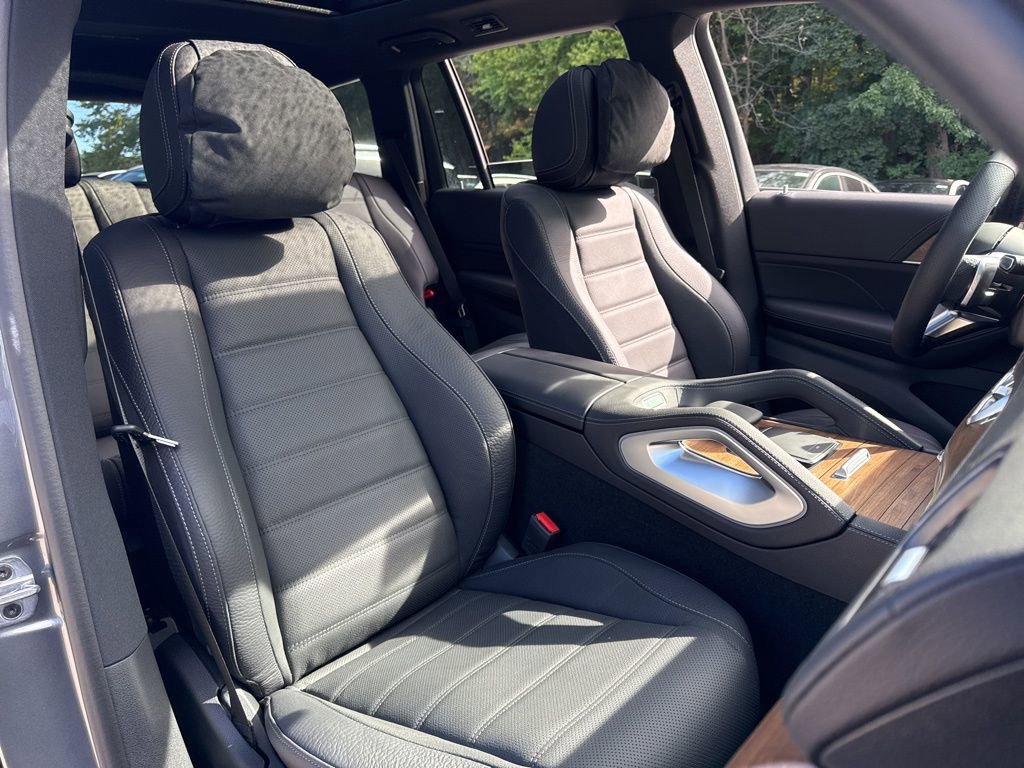 New 2026 Mercedes-Benz GLS 580 4MATIC image 39