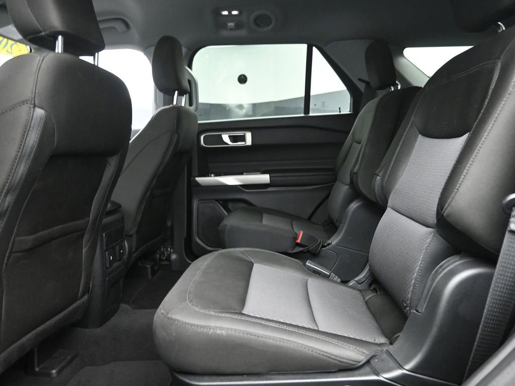 Used 2023 Ford Explorer XLT image 11