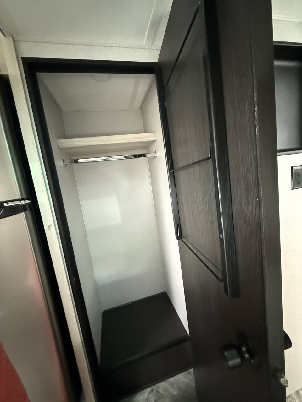 Used 2022 Ford E-450 and Econoline 450 Super Duty w/ Motorhome Prep Package RWD image 16
