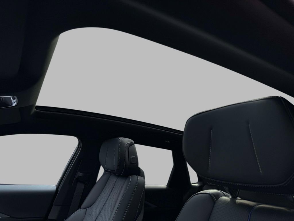 Used 2024 Cadillac Lyriq Sport image 22