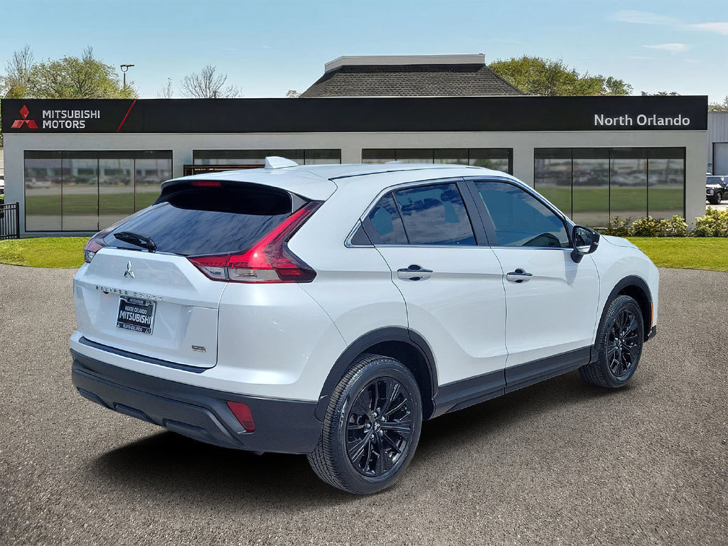 Used 2022 Mitsubishi Eclipse Cross LE FWD image 4