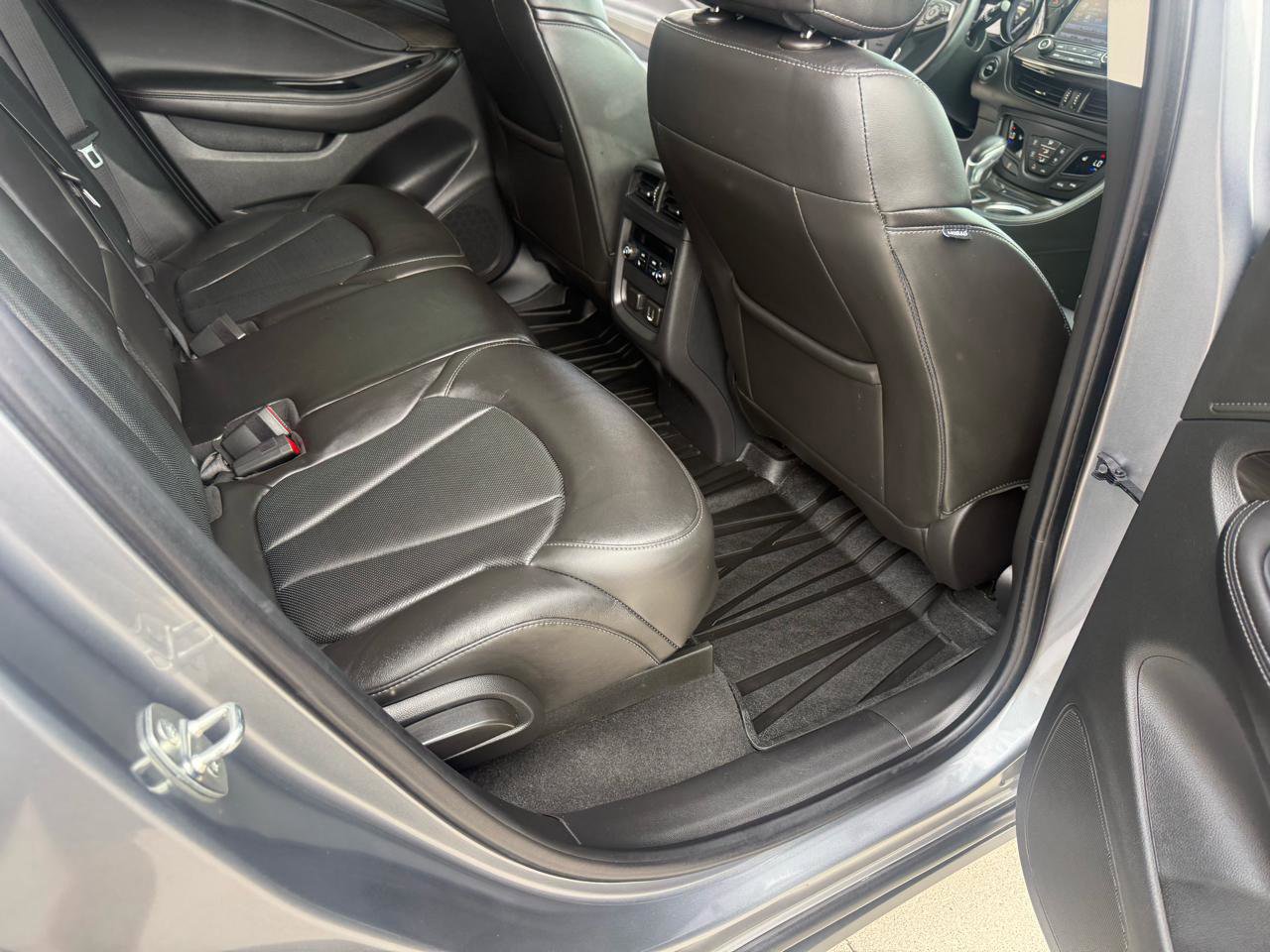 Used 2020 Buick Envision Essence w/ LPO, Active Package AWD/4WD image 15