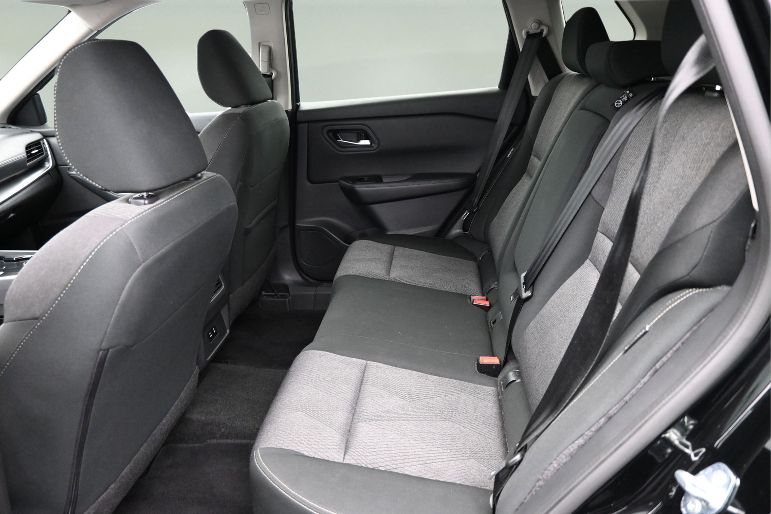 Used 2025 Nissan Rogue SV AWD/4WD image 25