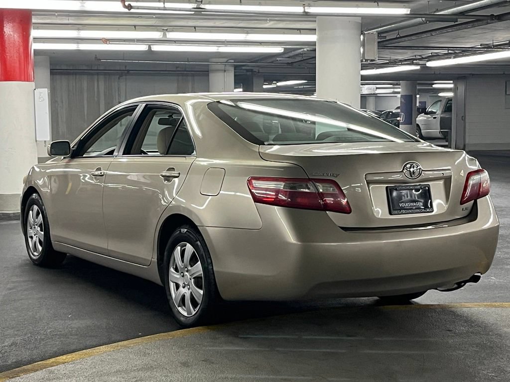 Used 2009 Toyota Camry LE FWD image 4