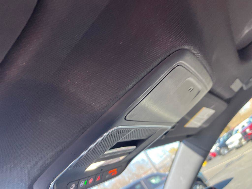 Used 2025 Chevrolet Traverse RS w/ LPO, Floor Liner Package FWD image 17