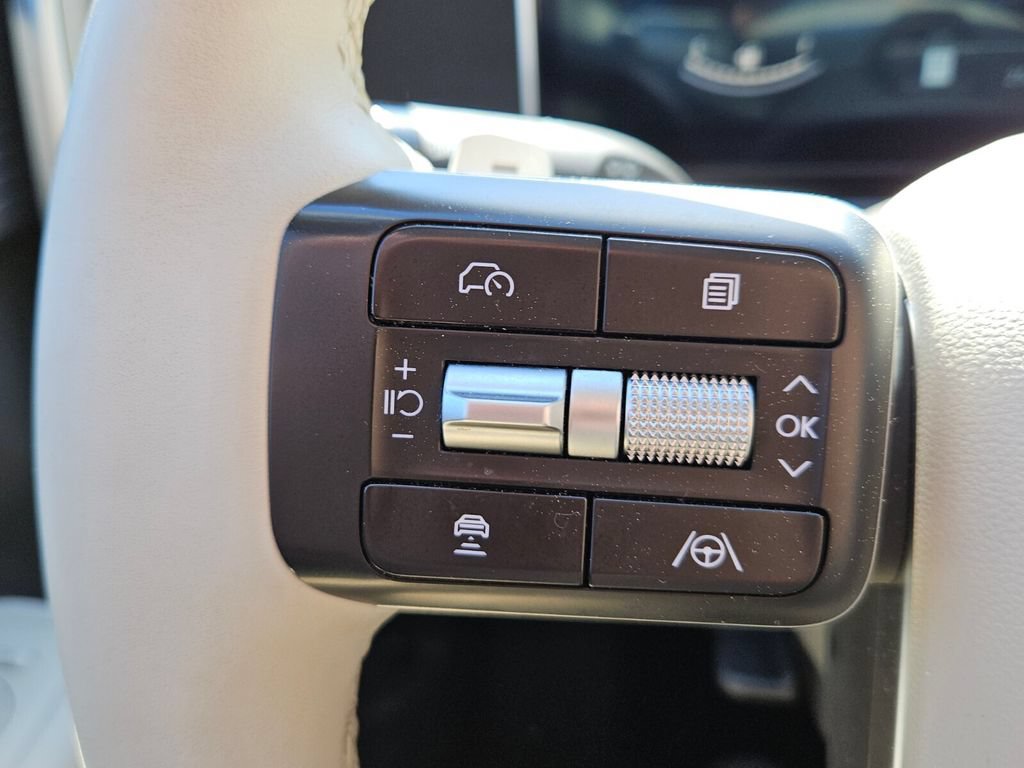 Used 2025 Hyundai Santa Fe SEL FWD image 21