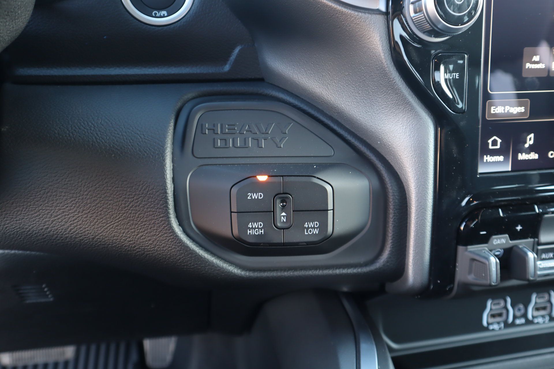 New 2027 RAM 3500 Big Horn AWD/4WD image 9